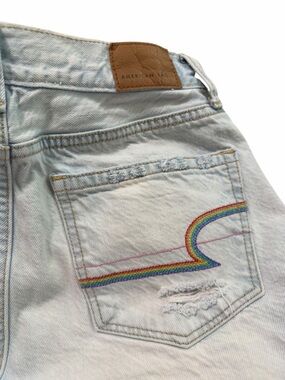 American Eagle Rainbow Stitch PRIDE Mom Shorts | Size 00